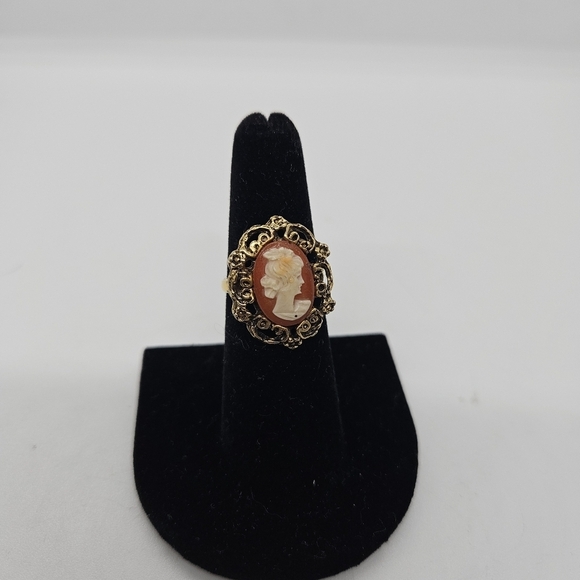 adjustable gold tone cameo ring with red-orange background - Picture 1 of 5